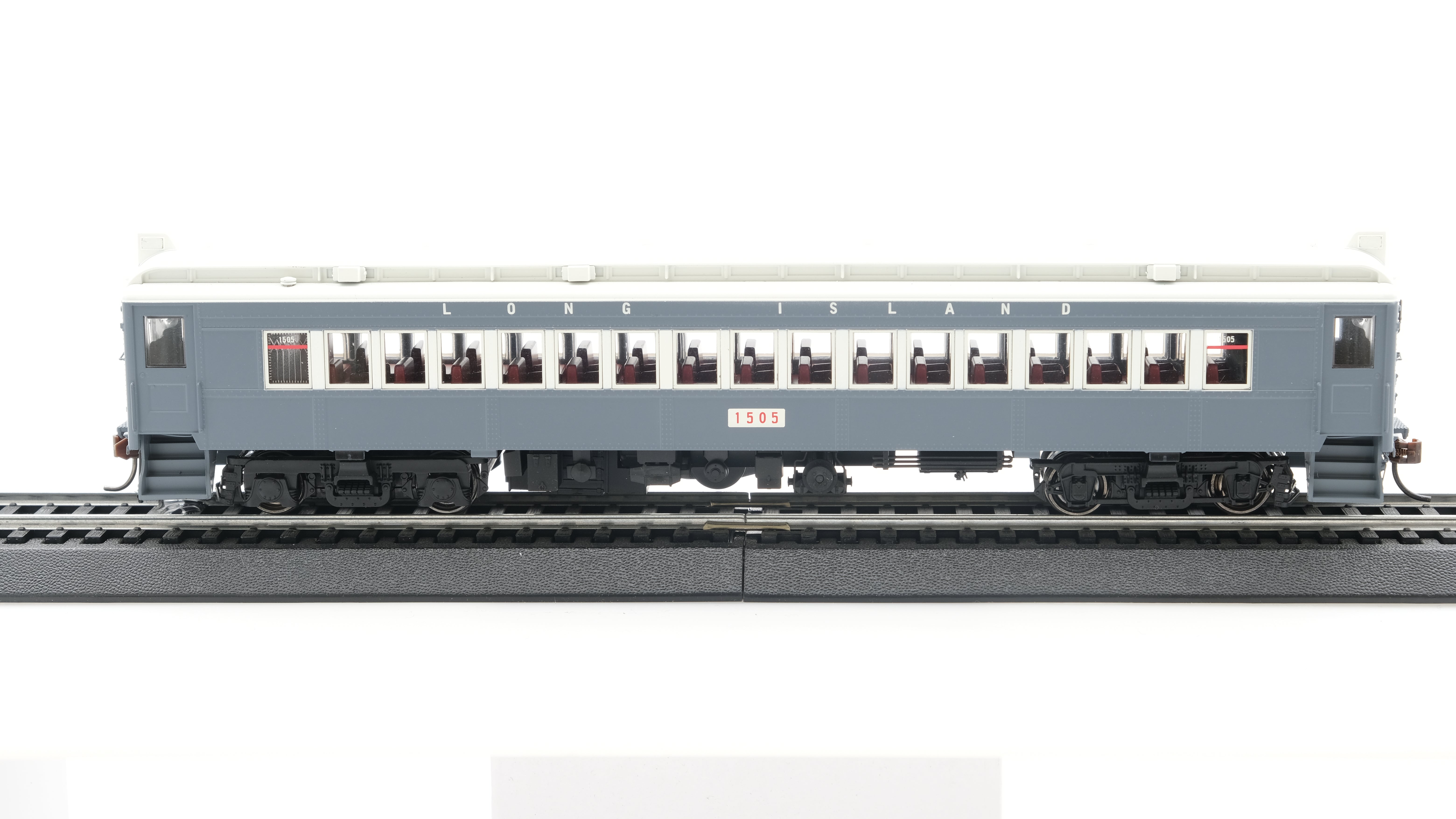 Con-Cor HO Scale MUmP54 Long Island Rail Road Tichy Scheme Powered Coach White Window Stripe Car 1505
