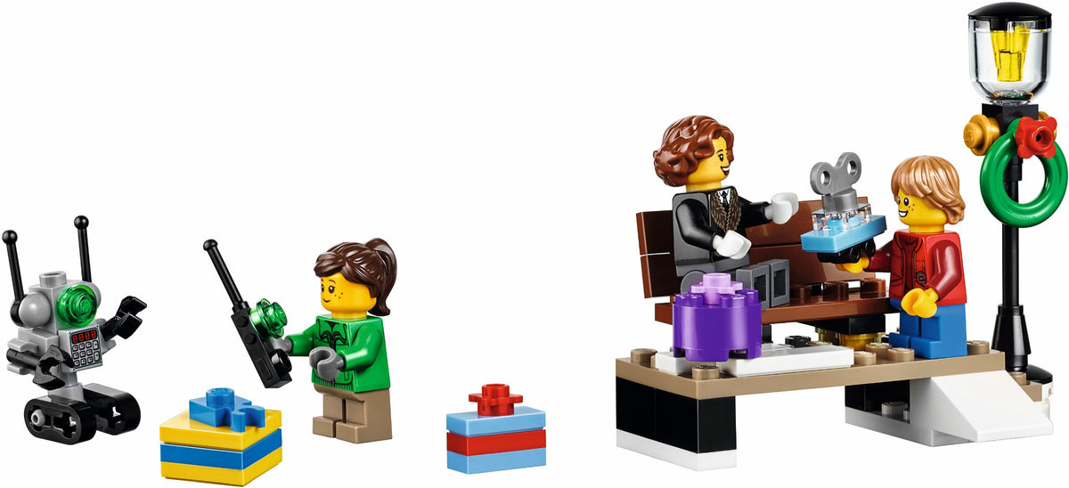 LEGO 10254 Winter Holiday Train – image 9