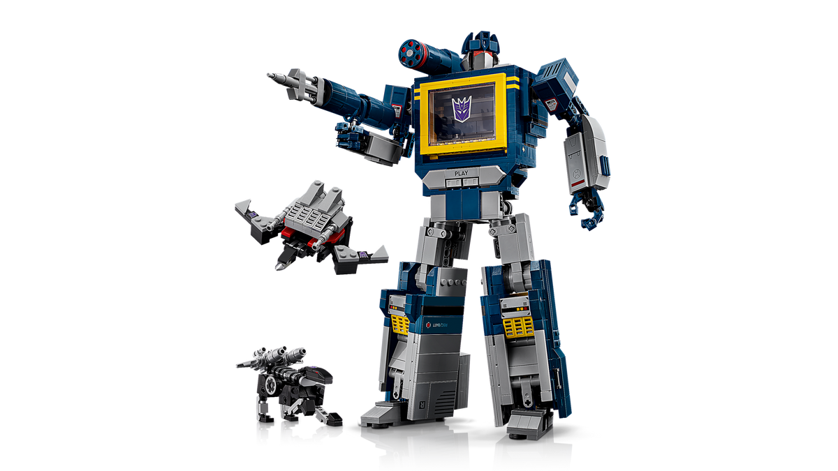 LEGO Soundwave 10358 - robot mode front view