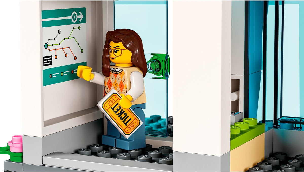 LEGO City 60335 Train Station detail view