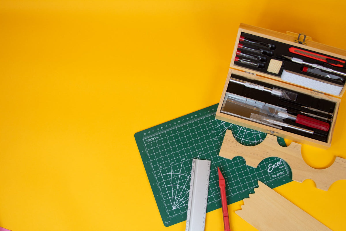 Deluxe Knife and Tool Set