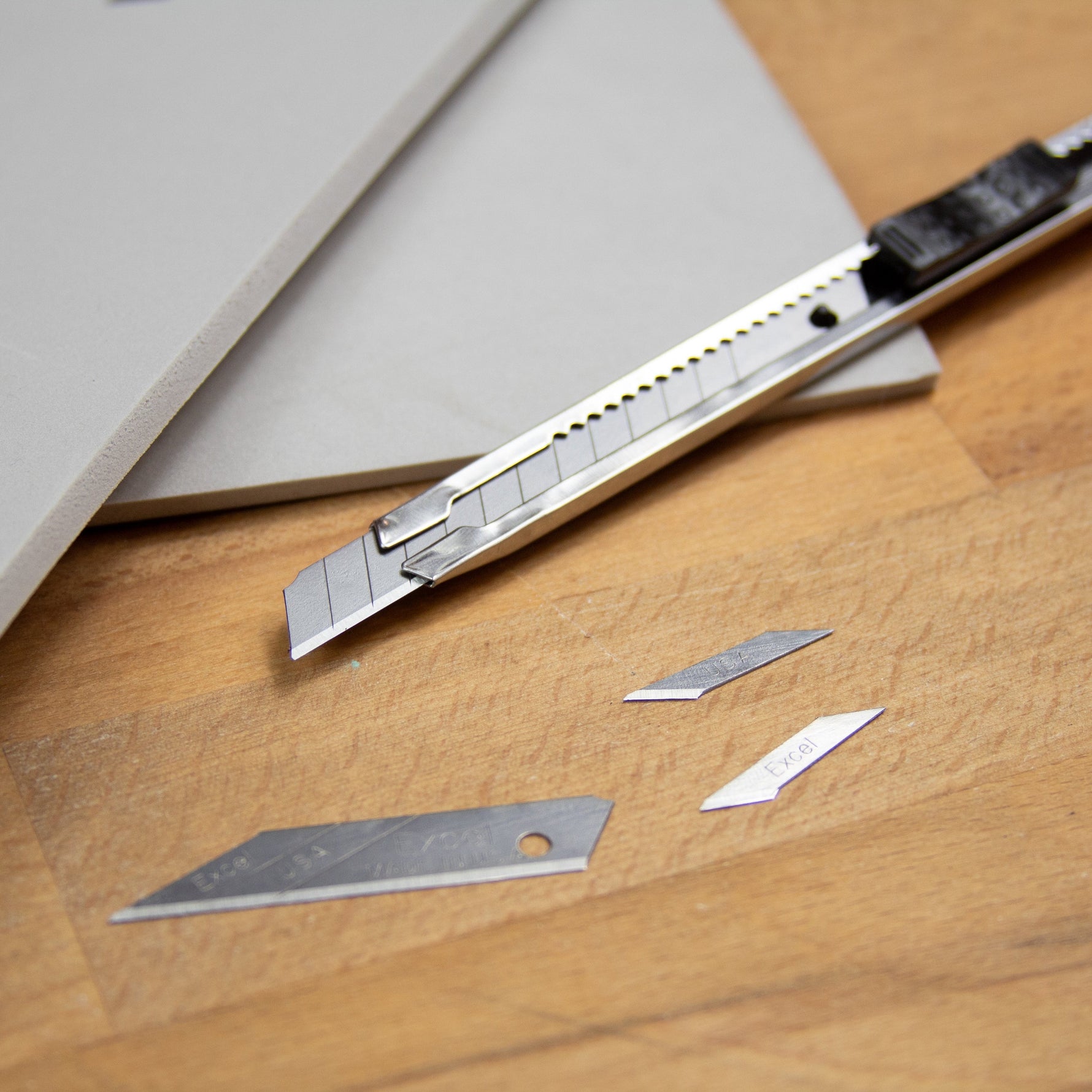 K70 Slim Body Snap Knife